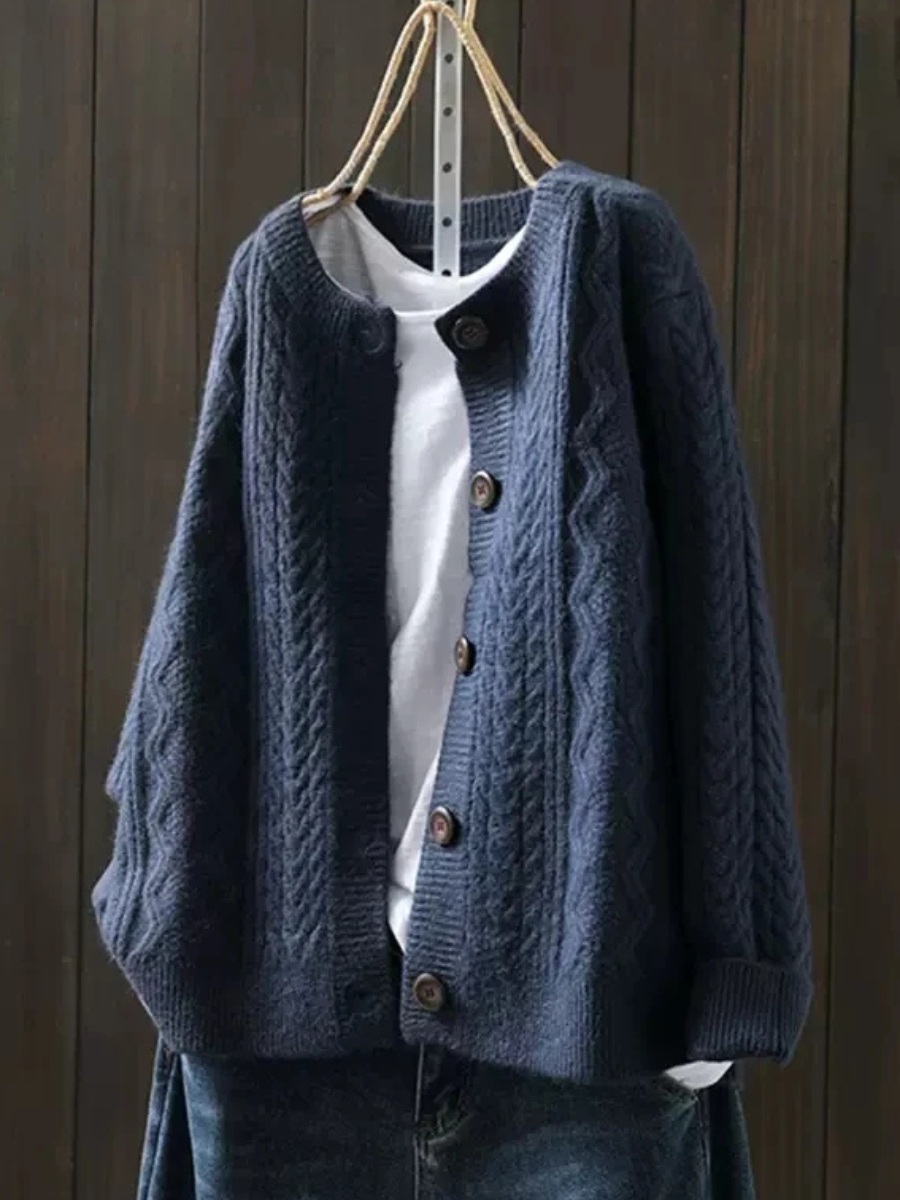 The Elvarisse – Classic Cable-Knit Cardigan