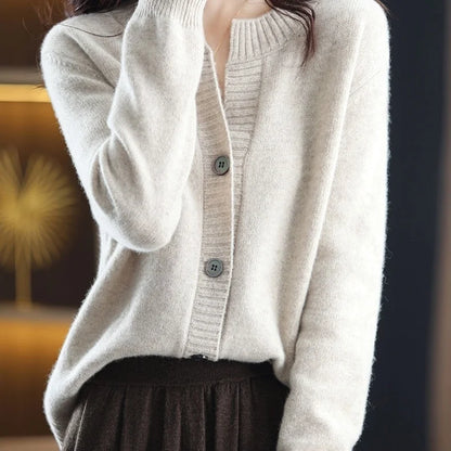 The Elovyne – Vintage-Inspired Winter Knit Cardigan
